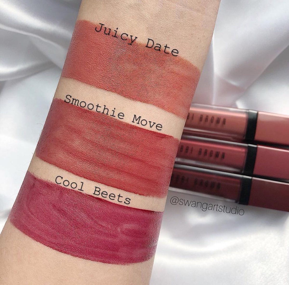 TEYA_Wu's tweet photo. #เทย่าพร้อมส่ง Bobbi Brown crushed liquid lip สี Juicy date 810 บาท มี 4 แท่ง 💝 ขาดตลาดมานาน น้องมาแล้วนะคะ ค่าส่ง 30/50 จ้า ของแท้ 💯 หิ้วเองจาก Kingpower ค่ะ #Bobbibrownth #howtoperfect #juicydate #พร้อมส่ง #ใช้ดีบอกต่อ #ใช้จริงรีวิวจริง https://t.co/k1NuiZYADI