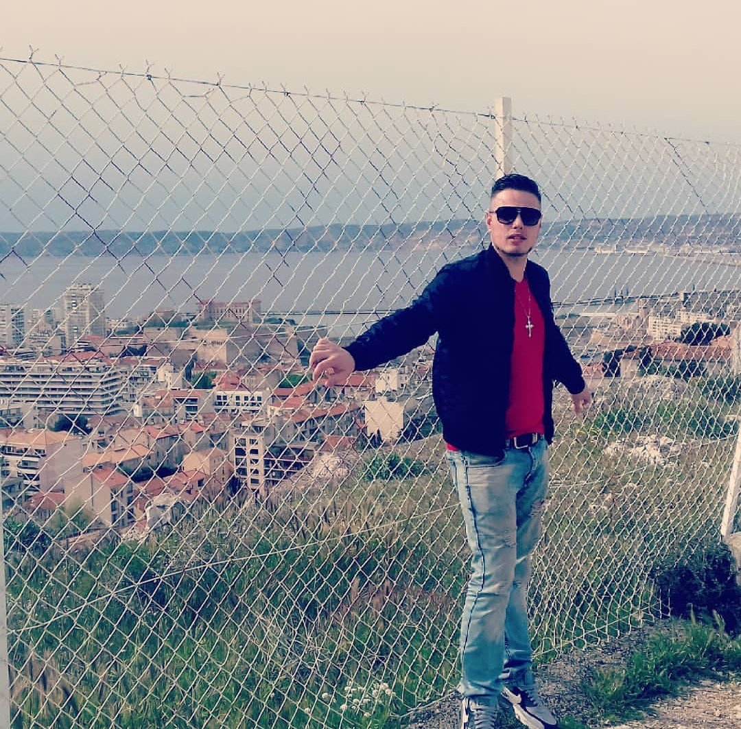 StephaneBadin's tweet photo. Retour en juillet 2016, nous sommes à Marseille puis à Cassis pour profitez d'un temps de repos.
#cassis #Marseille #stephanebadin #twitterblades https://t.co/FoZPEVSsss