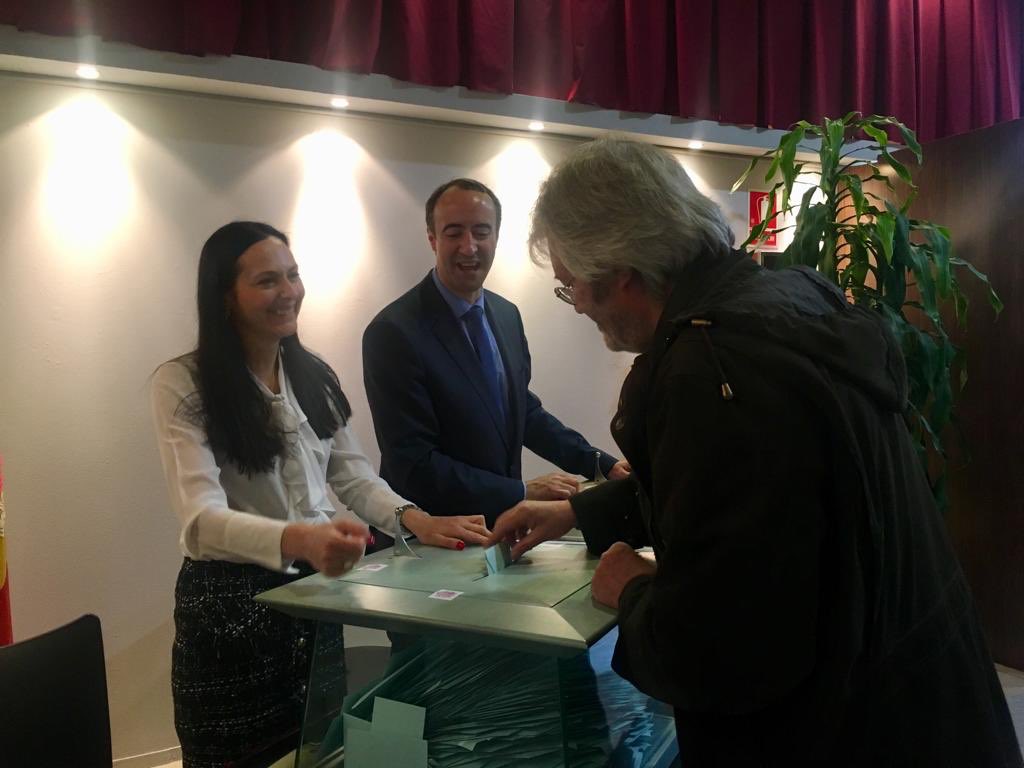 dacordAND's tweet photo. Els nostres candidats a La Massana ja han votat! https://t.co/wQ8CZZ3EMz