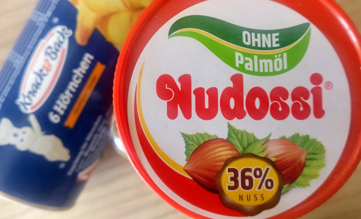 TheRealHusti's tweet photo. Es is eif ghile wenn dieser Streich zarte Palmölfreie Nudossi auf m1 Aufbeckbhöerchnem schnelz 😭😭😭🤤🤤🤤😍😍😍 DAMKE DAFÜR #nudossi ❤️ #knackundback
(ja geklaubt, hab aba 🐈 Lizemz zum tweeten 🤞) https://t.co/kcFAgNfOAD