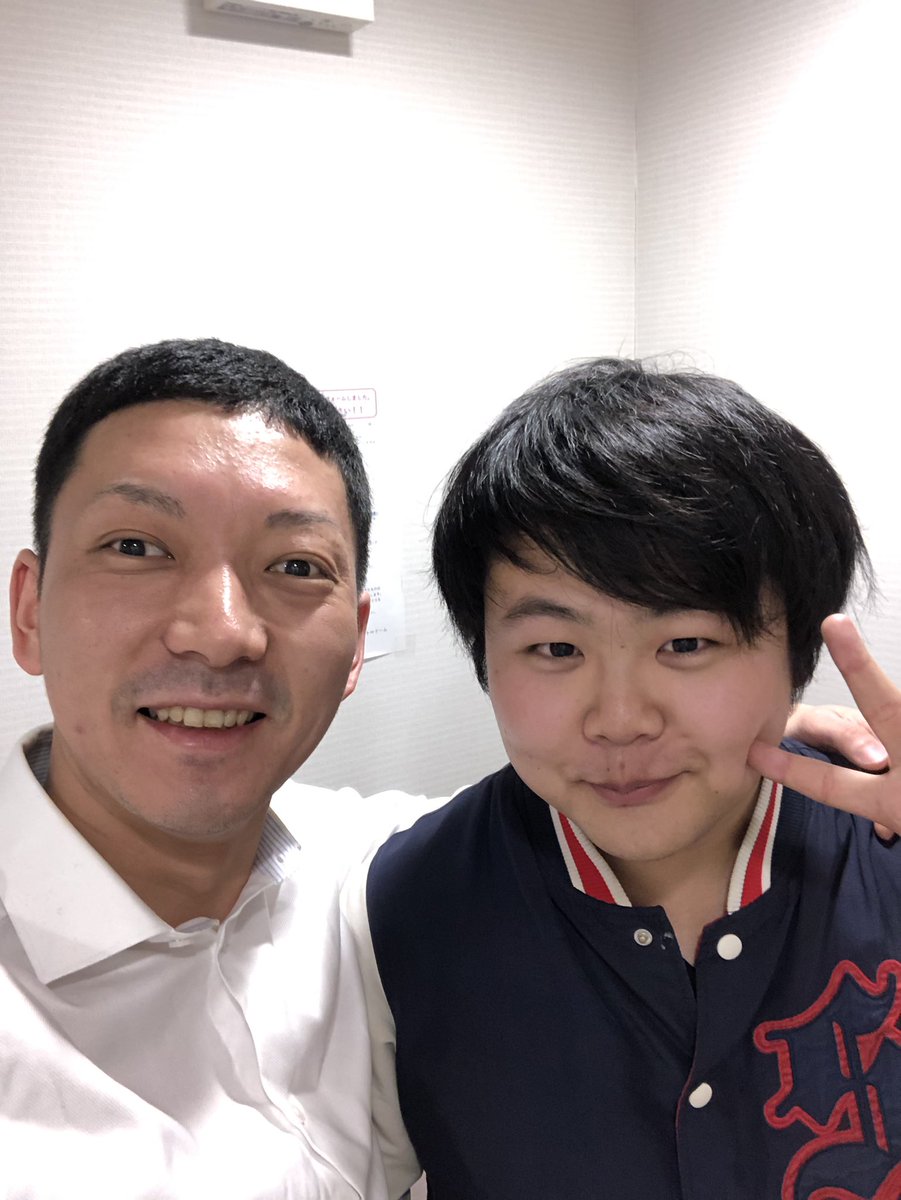 嶋佐 和也 Kazuya Shimasa ニューヨーク Newyork 無限大の楽屋で後輩に挨拶された 聞くと彼は昔からお笑いキッズで俺らの事が好きで高校生の時出待ちしてくれた事もあったらしい笑 そんな少年が大人になってnscに入ってこの春芸人になった 嬉しい話だ 嶋佐 和也 Kazuya Shimasa ニューヨーク Newyork 無限大の楽屋で後輩に挨拶された 聞くと彼は昔からお笑いキッズで俺らの事が好きで高校生の時出待ちしてくれた事もあったらしい笑 そんな少年が大人になってnscに入ってこの春芸人になった 嬉しい話だ