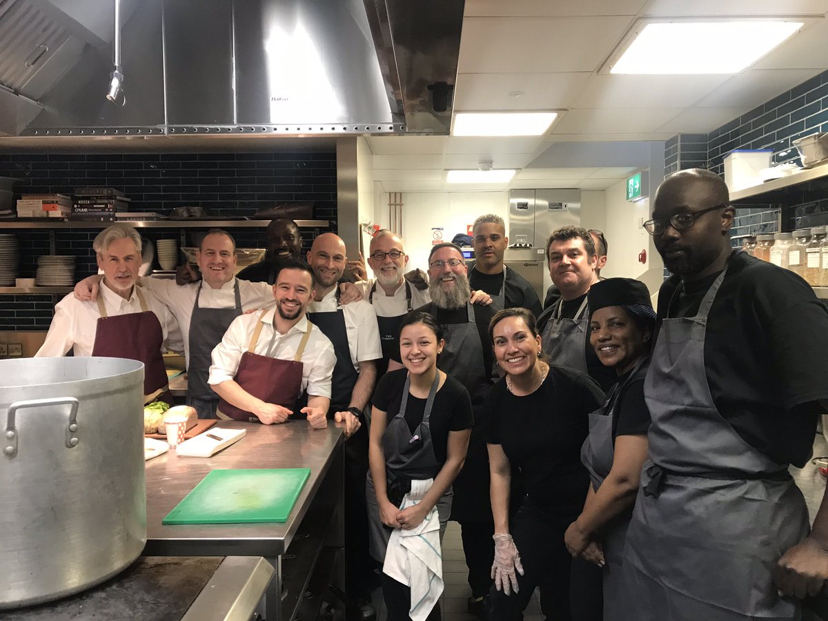 Sensational evening last night.. I spent the day with a group of very passionate humans wanting to make a difference.... I am humbled by their experiences and determination 🙏 @chefsimonboyle @BeyondBrigade @ollyrouse