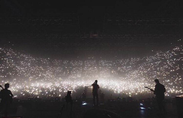 Erika13450860's tweet photo. MAGIA.✨🌹
@IRAMAPLUME #Irama #IramaForum https://t.co/mNPEYBb9XB