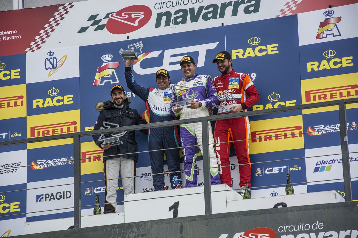 Campeonato de España de Turismos (@cet_rfeda) on Twitter photo ¡Que grandísima carrera hemos vivido en el #CET <a href="/RACE/">Race</a> con estos pilotos!
🥇<a href="/navarrexracing/">Fernando Navarrete</a> <a href="/HyundaiEsp/">Hyundai España</a> by VSR
🥈<a href="/BorjaGarciaGT/">BorjaGarciaPiloto</a> <a href="/teommotorsport/">Teo Martín Motorsport</a> 
🥉#AlvaroBajo @monlaucompeti ¡Que grandísima carrera hemos vivido en el #CET <a href="/RACE/">Race</a> con estos pilotos!
🥇<a href="/navarrexracing/">Fernando Navarrete</a> <a href="/HyundaiEsp/">Hyundai España</a> by VSR
🥈<a href="/BorjaGarciaGT/">BorjaGarciaPiloto</a> <a href="/teommotorsport/">Teo Martín Motorsport</a> 
🥉#AlvaroBajo @monlaucompeti