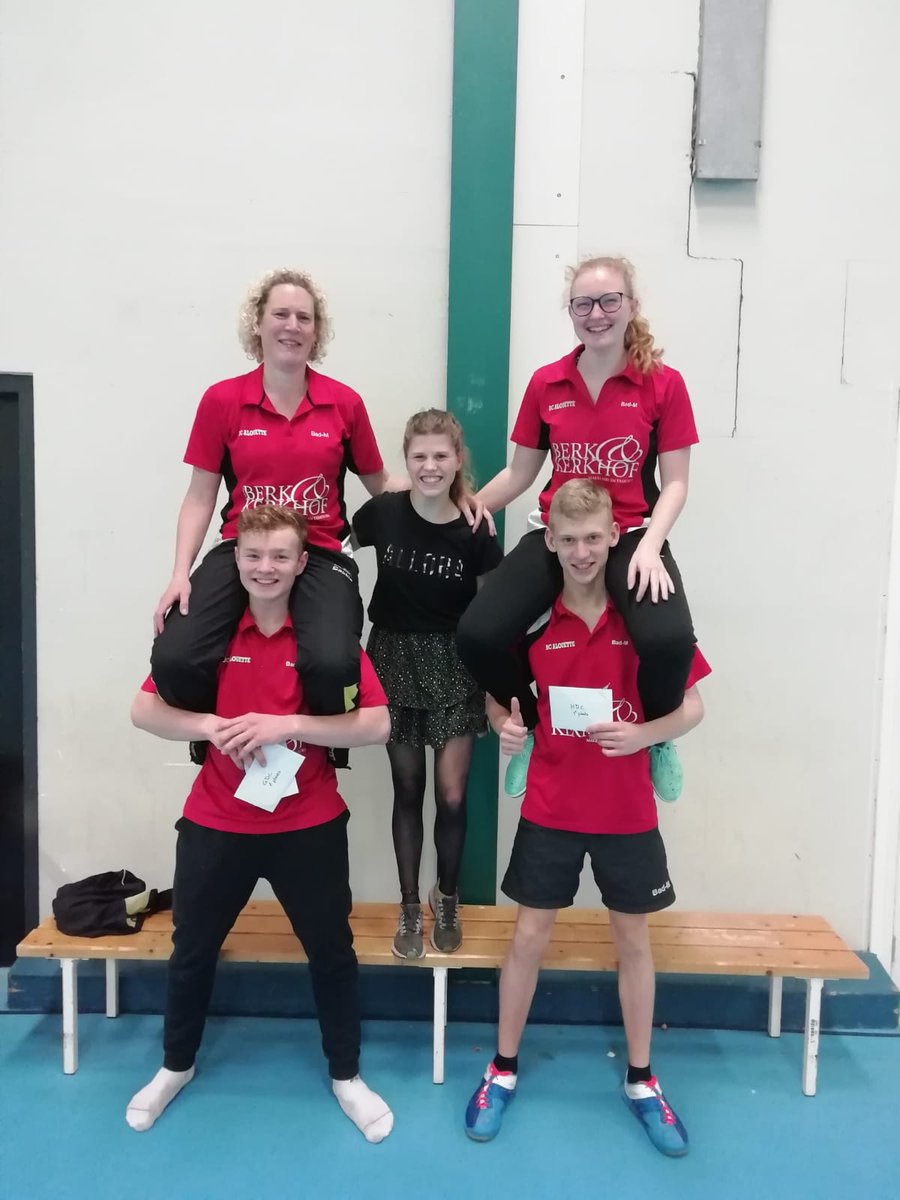 Winnaars Roosendaal toernooi 

HD6: 1e plasts: Thijs van den Biggelaar en Menno Hellings 
DD6: 1e plaats: Lieke van den Biggelaar en Saskia Hellings
GD6: 1e plaats: Thijs van den Biggelaar en Saskia Hellings
DE 8: 2e plaats: Evie Croes