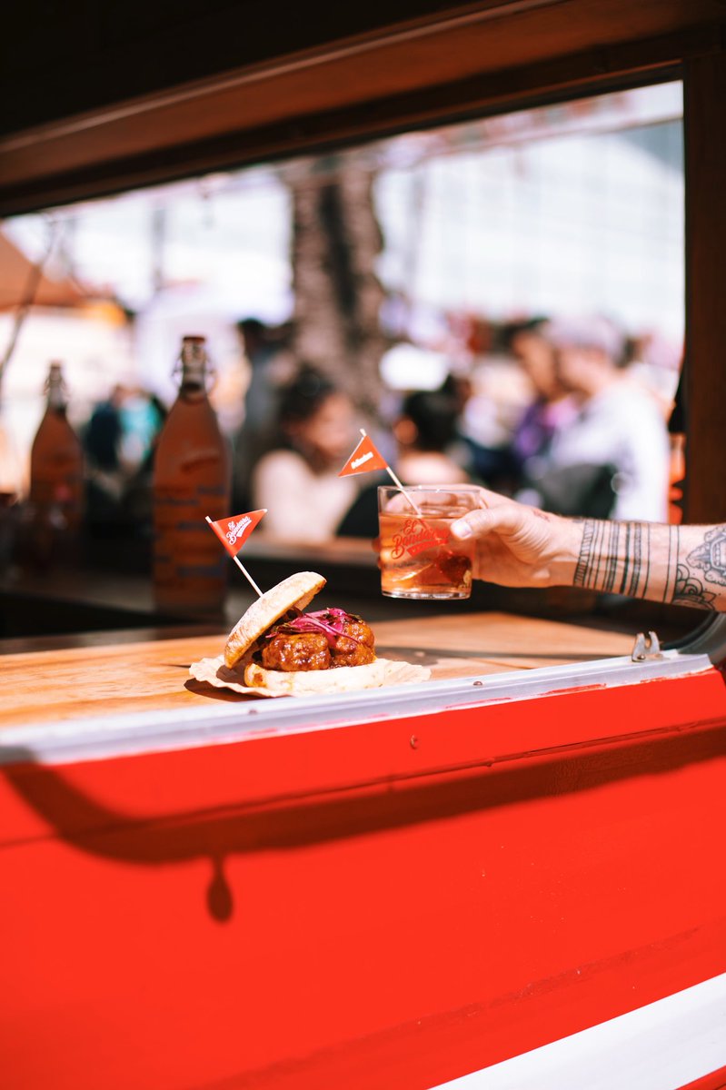 Tú eres el mejor sitio...
<a href="/elbandarra/">El Bandarra</a> &amp; <a href="/laporcabcn/">La Porca</a> at <a href="/all_those/">AllThoseWhoMatter </a> Food Market
#bondia
Pic: @MiquelMonfort 

#elbandarra#laporcabcn#allthose