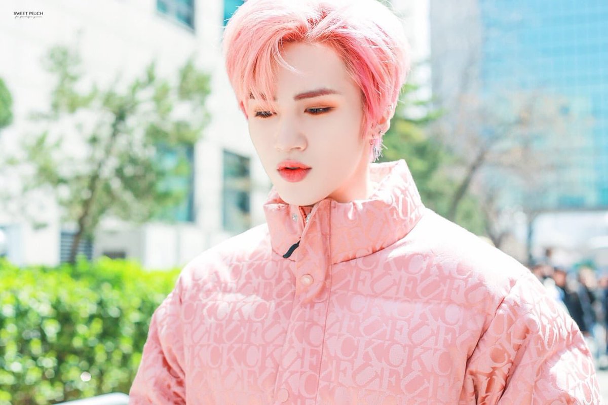 kim_bobby1's tweet photo. Beutifulday
#PENTAGON
#YanAnpentagon
Babang vampire❤️🌹
#cubeptg
#UNIVERSE
@cubeunited
@CUBE_PTG
#SHA_LA_LA
@pentagoncams https://t.co/6IMhdD6X43