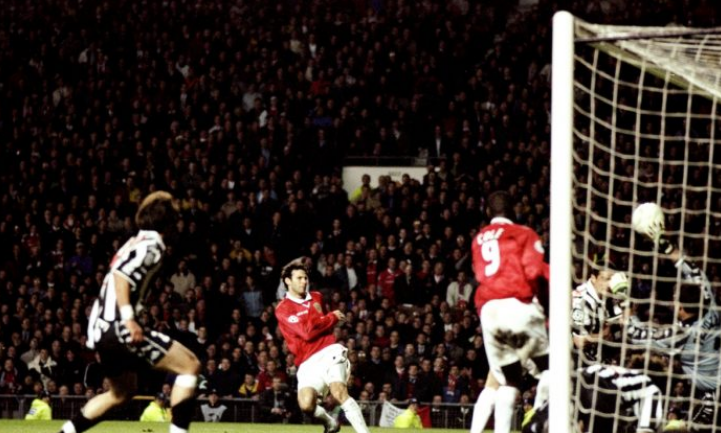 VanGobin's tweet photo. 20 YEARS AGO #ONTHISDAY Ryan Giggs popped up with a vital equalizer with virtually the final kick of the game.

7/4/1999
Manchester United 1 – 1 Juventus
Old Trafford

SEE HERE: https://t.co/cDiKC5irjj 

#trebleseason #MUFCtreble #treble #treble99
#MUFC #ManUtd #Juventus 🏆🏆🏆 https://t.co/YZDa88wLDJ