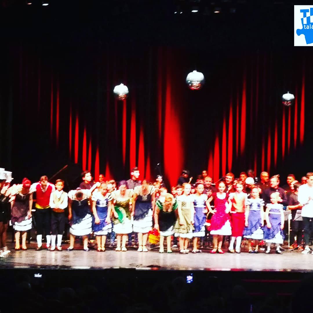 TeaTalaveraAsoc's tweet photo. TEA TALAVERA  quiere agradecer el esfuerzo y el cariño que nos han dedicado  Carolina González (Radio Segurilla), Banda Ciudad de la Cerámica, Jazzeros de la Escuela Municipal de música y Eusebio Rubalcaba, la Academia de Música Mozart y la Escuela de Danza Rosa María Loaisa https://t.co/OlAO5OPAWh