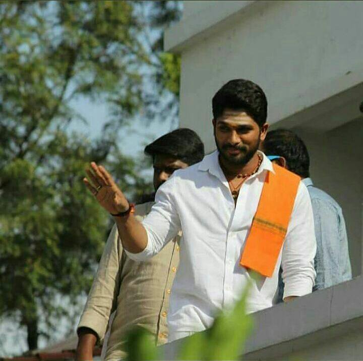 Happy birthday 
tollywood king Allu Arjun  