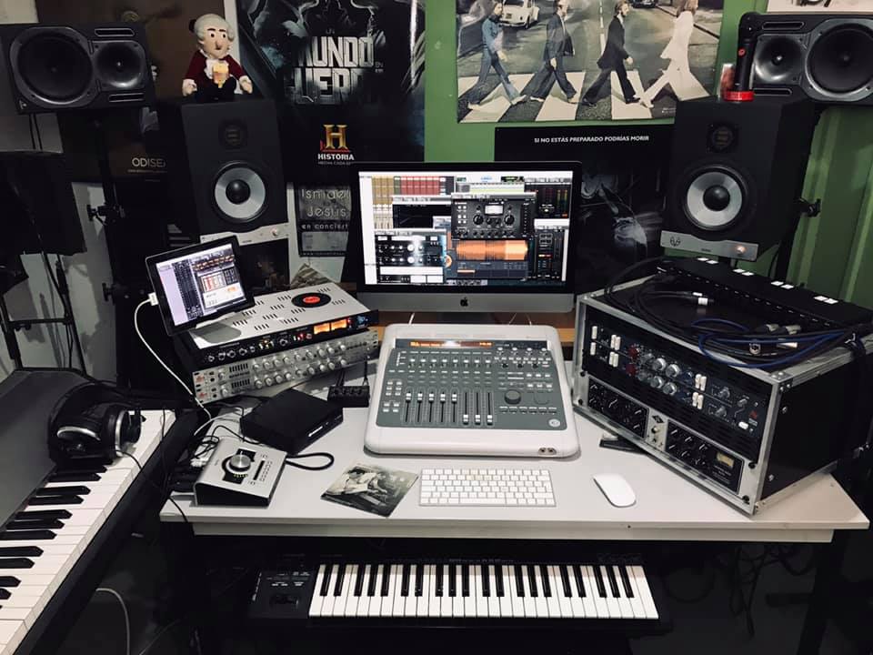 It may get ______. Awesome studio nook by @musikalbur! #ApolloTwin #UniversalAudio #APIaudio #Neve #dbx #UAfanphoto u.audio/2I62JX1