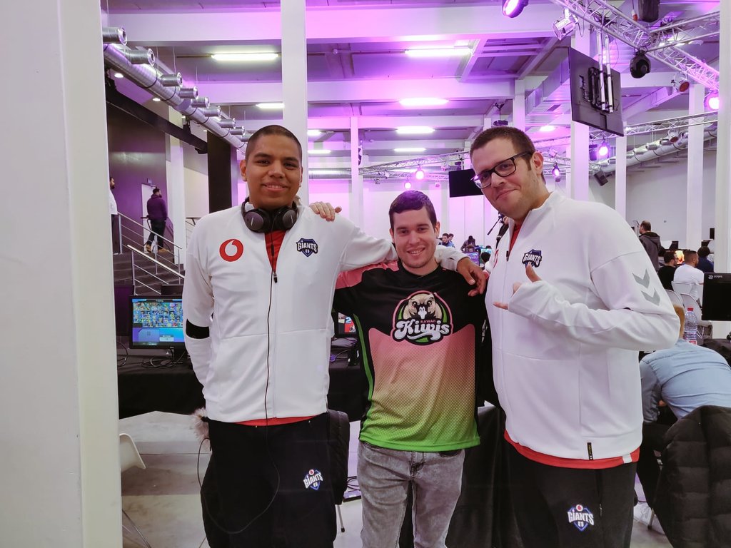 KawaiiKiwis's tweet photo. 📸 | ¡Mirad qué bien acompañado está nuestro kiwito @tcthundertc! https://t.co/i1ZlbNOwyc