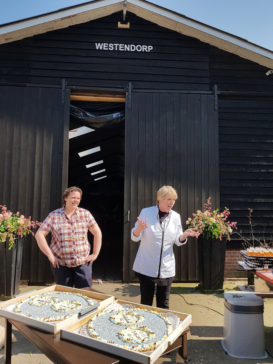 HeleenLansink's tweet photo. Wat een mooi ossenfeest! Perfect weer erbij! Bedankt @SuzanneRuesink en @NelSchellekens !!
#ossen #aalten #happyfarmlife https://t.co/w7pHWwVcs4