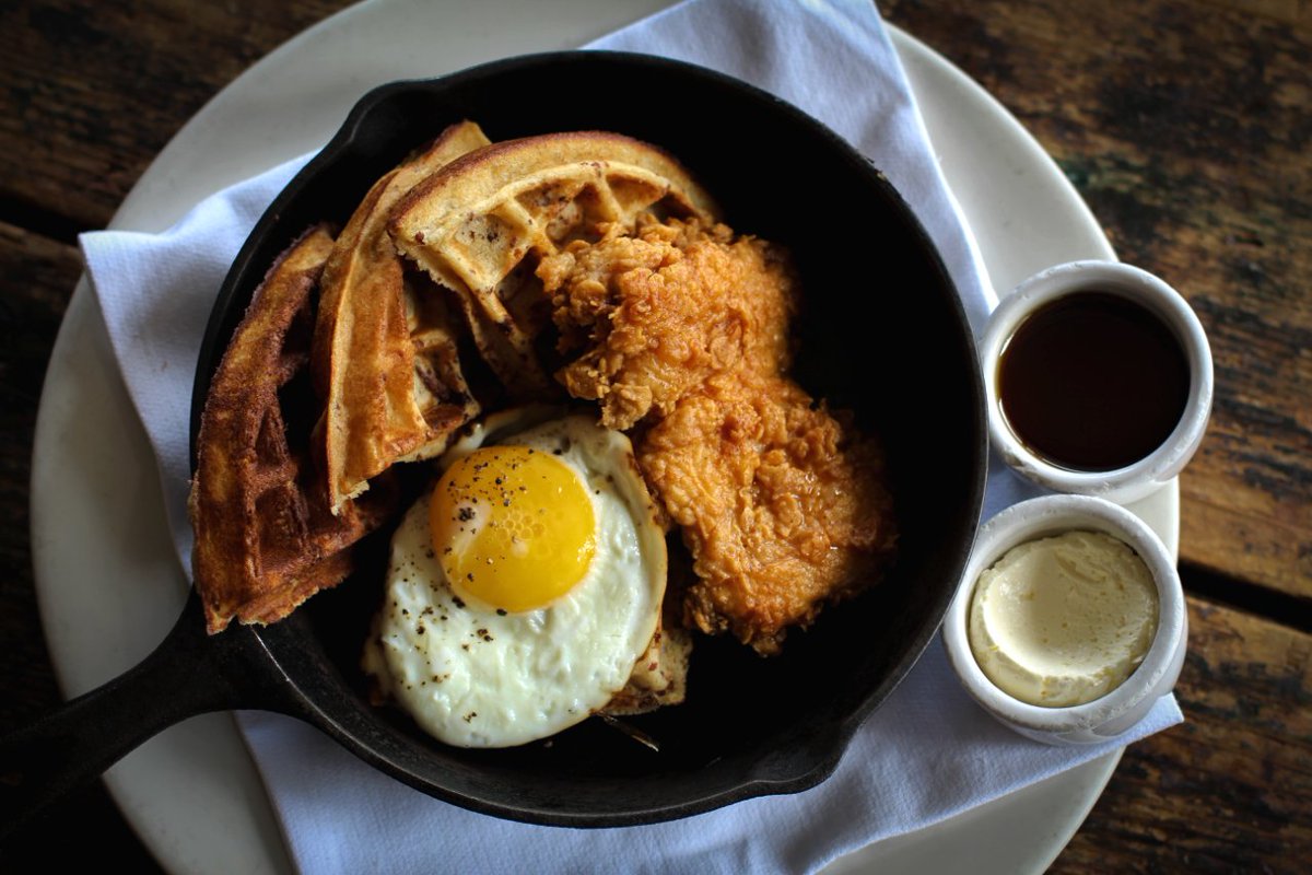 Brunch just got better…

Guajillo Butter Fried Chicken + Chicken Skin Waffles + Sunny Egg + Maple Syrup
* 
* 
* 
* 
* 
#brunch #brunchpdx #pdxbrunch #chickenandwaffles #friedchicken #chickenskin #pdxeats #pdxnow