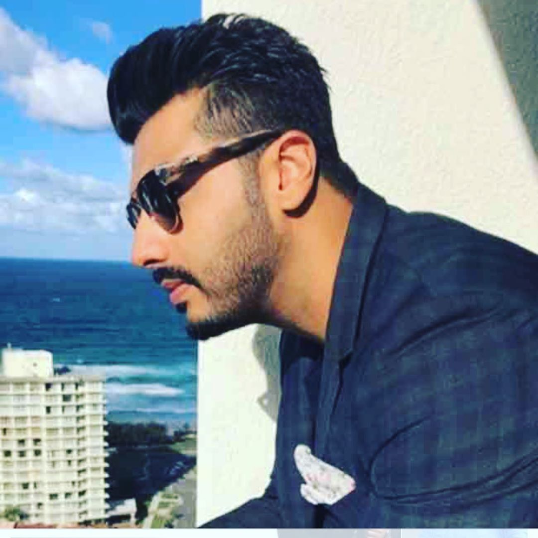 ArjunKapoorCafe's tweet photo. Obstacles are challenges for winners and excuses for losers. - #MEKerr โก๏ธ
#BeAWinner @arjunk26 ๐
#QuoteOfTheDay โจ
#DreamBigAndMakeItHappen ๐
#SundayVibes ๐๐ฝโฅ๏ธ
#Throwback to @Longines Photoshoot ๐ฅ
#AustraliaDiaries ๐ when next ? ๐
#SexyKapoor ๐ฅ https://t.co/kQlQkGnRpb