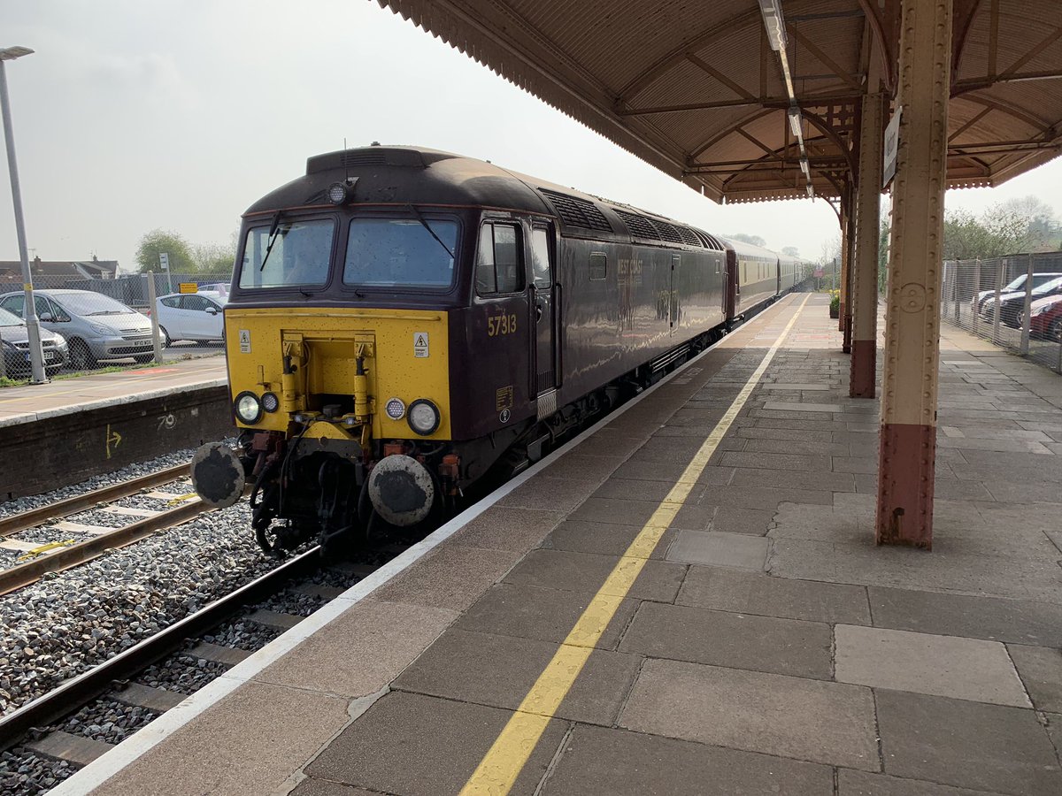 57313 and 57601 passing Yatton. Disappointing that the service after had to stop due to trainspotters on the line. #westcoastrailway #class57 #pullman