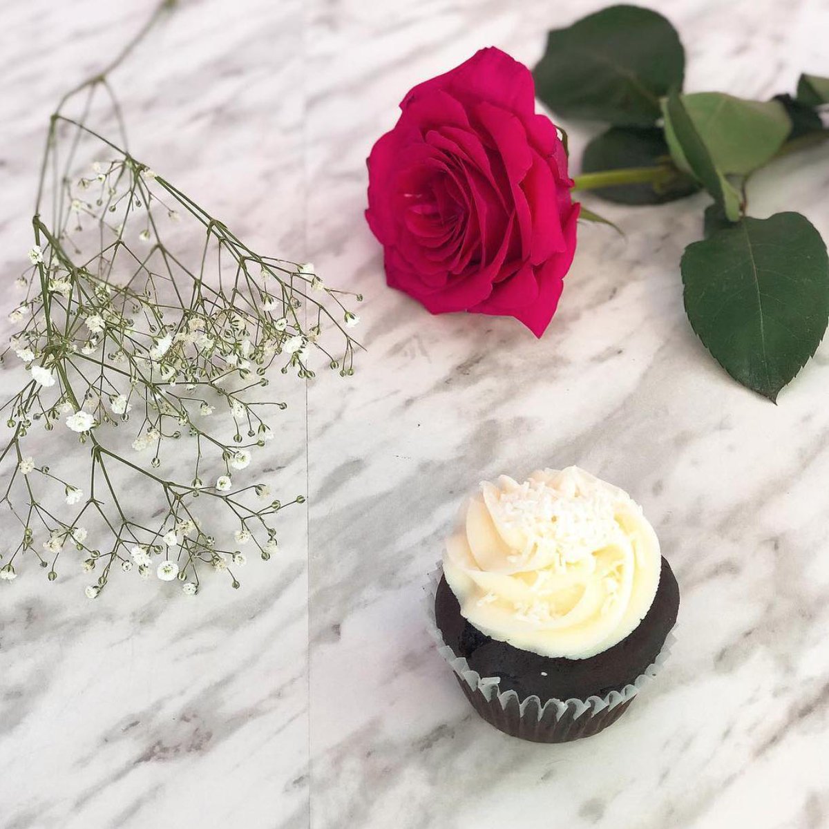 Saving the final rose for one of these cuties 🌹 😍 | #susiessweeetshoppe