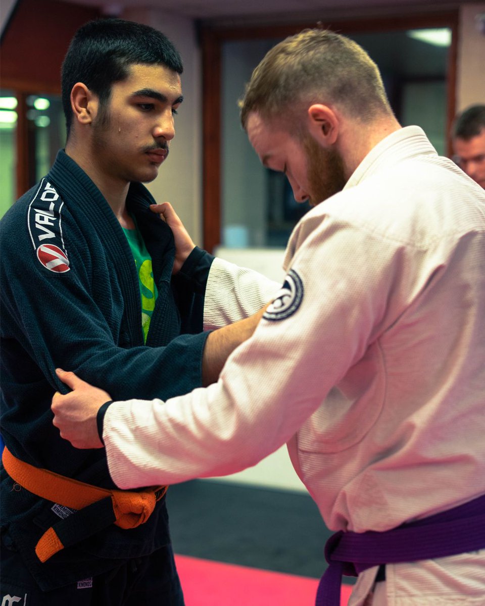 londonwingchun's tweet photo. Happy Sunday, guys!🙌🏼

We wrapped up today’s classes with some Brazilian Jiu Jitsu!🤙🏼

#LWCAFamily #LondonBjj #LondonBrazilianJiuJitsu #LondonMartialArts #LondonSelfDefence https://t.co/Qo3HlJXzmr