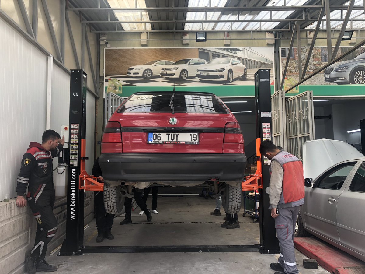 BereketLift's tweet photo. 4 tonluk elektro hidrolik liftlerimiz seçkin servislerin tercihi olmaya devam ediyor 🤝 #araçkaldırmalift #otolift #hidroliklift #ikisütunlulift #bereketlift #garajekipmanları https://t.co/klJpU84trr