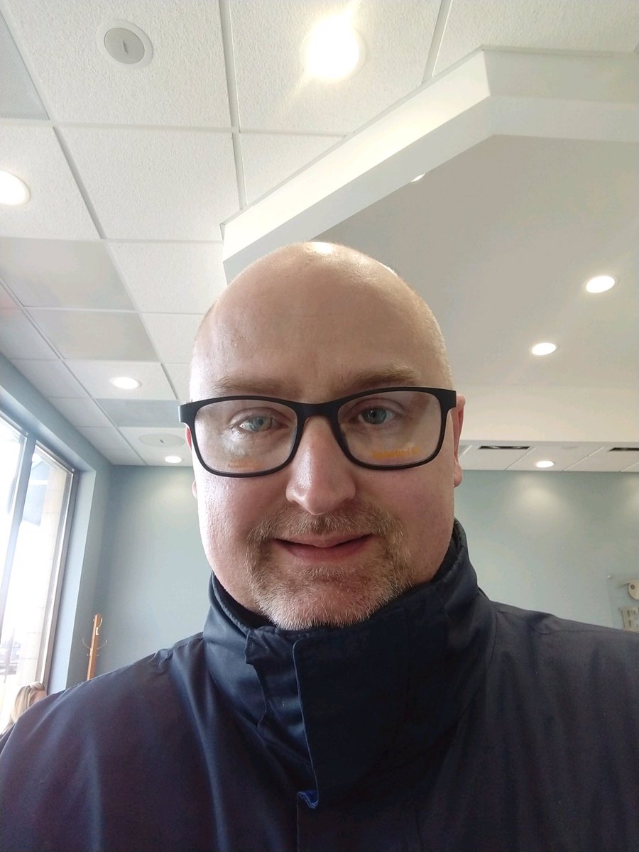 ecnaas15's tweet photo. My dad is 45 and recently started modeling. Today for his birthday he wished he would blow up. So I figured what better way. Twitter, meet my dad. https://t.co/4clYbQdDox