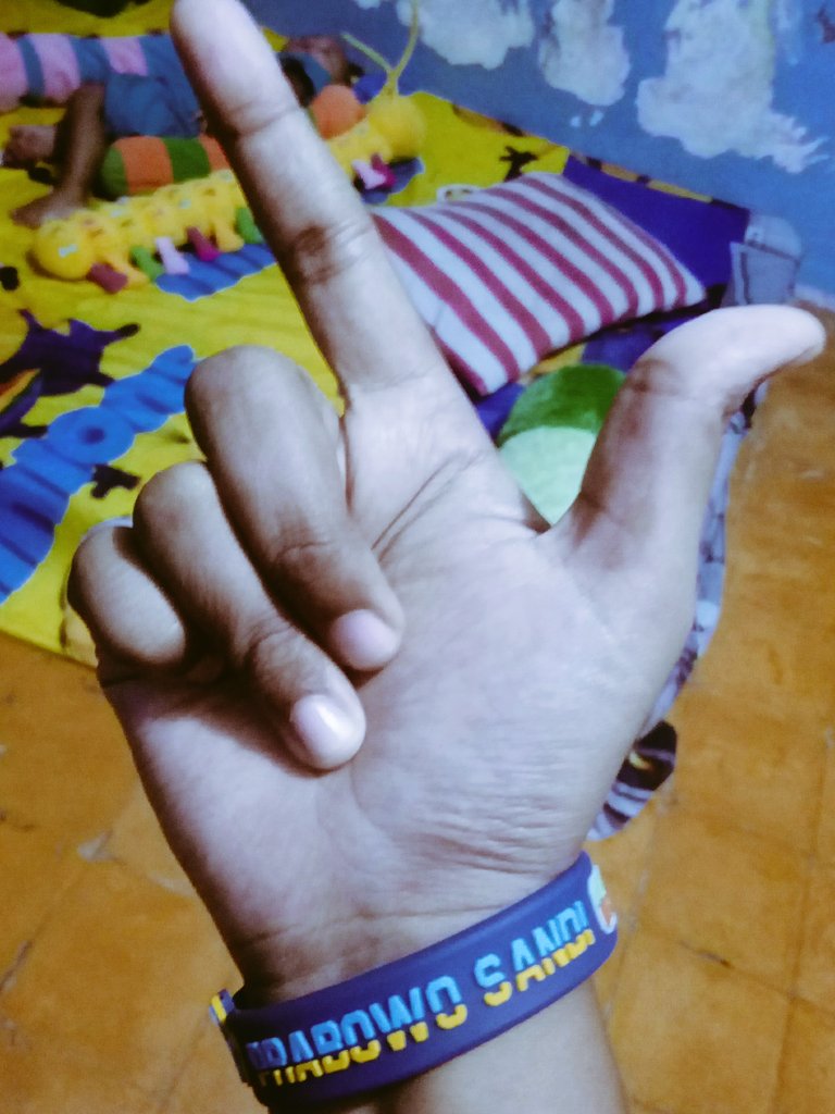 Akutu jarang terharu. Tapi gk tau knapa skarang akutu pengen nangis liat perjuangan kalian. Akutu gk bisa ngelakuin banyak hal besar kayak org2 hebat di luar sana yg mendukung kalian. Akutu cuma bisa mendoakan dan menggunakan hak pilihku tgl 17 april nanti. #PrabowoSandiOKBanget