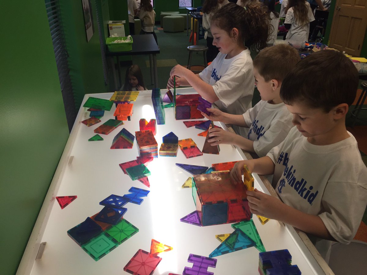BowenHanson's tweet photo. Great first grade field trip to Snapology!  STEM activities for bright minds!@BmeCmsd #bowensbusybees https://t.co/kRGZwyHsVm