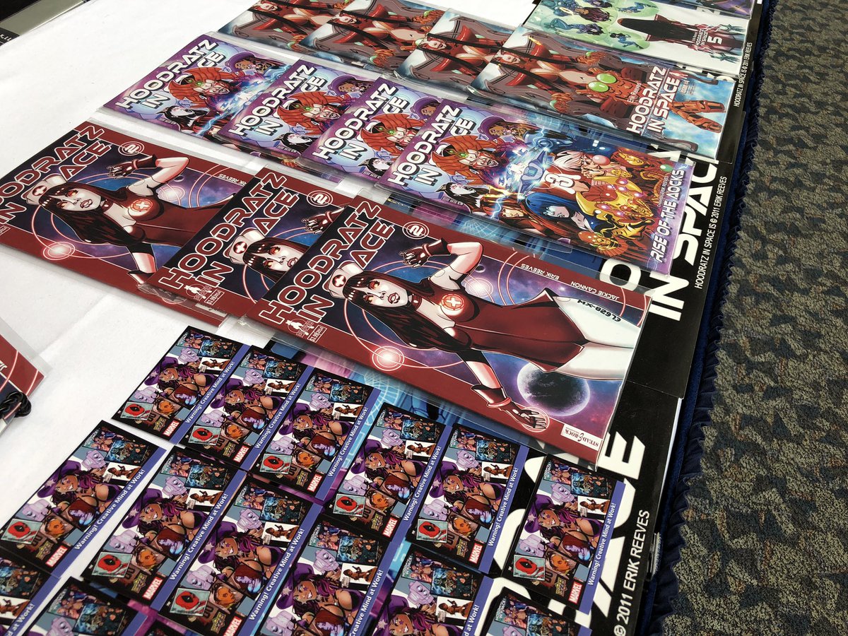 ErikReevesart's tweet photo. All set up for Day Two of the #Dallascomicshow ⭐️⭐️⭐️⭐️⭐️ #comics #makecomics #comicbook #comicart #promotecomics #supportcomics #patreon #hoodratzinspace #throwdcomic #peacekeepercomic https://t.co/oDsIb505IE