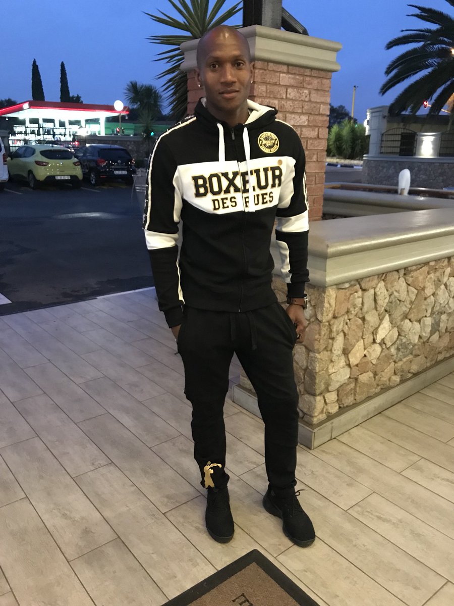 JMabokgwane's tweet photo. Keeping warm with @BoxeurDesRues 🔥🔥🔥
#boxeurdesreus #alwaysbeyond #luxurybrand
Get yourself Top Italian Exclusive lifestyle & sportswear @DiskiFashion https://t.co/vIAVrPm93g