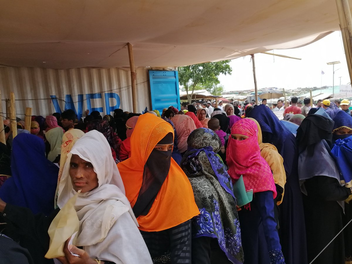 arsphrofficial's tweet photo. #ARSPH chairman Mohib Bullah visit to the food card providing centre in camp(3) today. Meet and discuss with the responsible person and in charge person about facing problem with #foodcards.
#FCN card change
#Principle of family become #injured
#Newdelivered
#WomenPregnent https://t.co/3jC6UsZ1bI