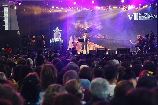 evangelizartv's tweet image. Daqui a pouco, começa o 2° dia do VII Retiro Nacional Evangelizar é Preciso 🙏📺 Todos prontos para esse momento?

#OPoderDaOração bit.ly/2WX67XX