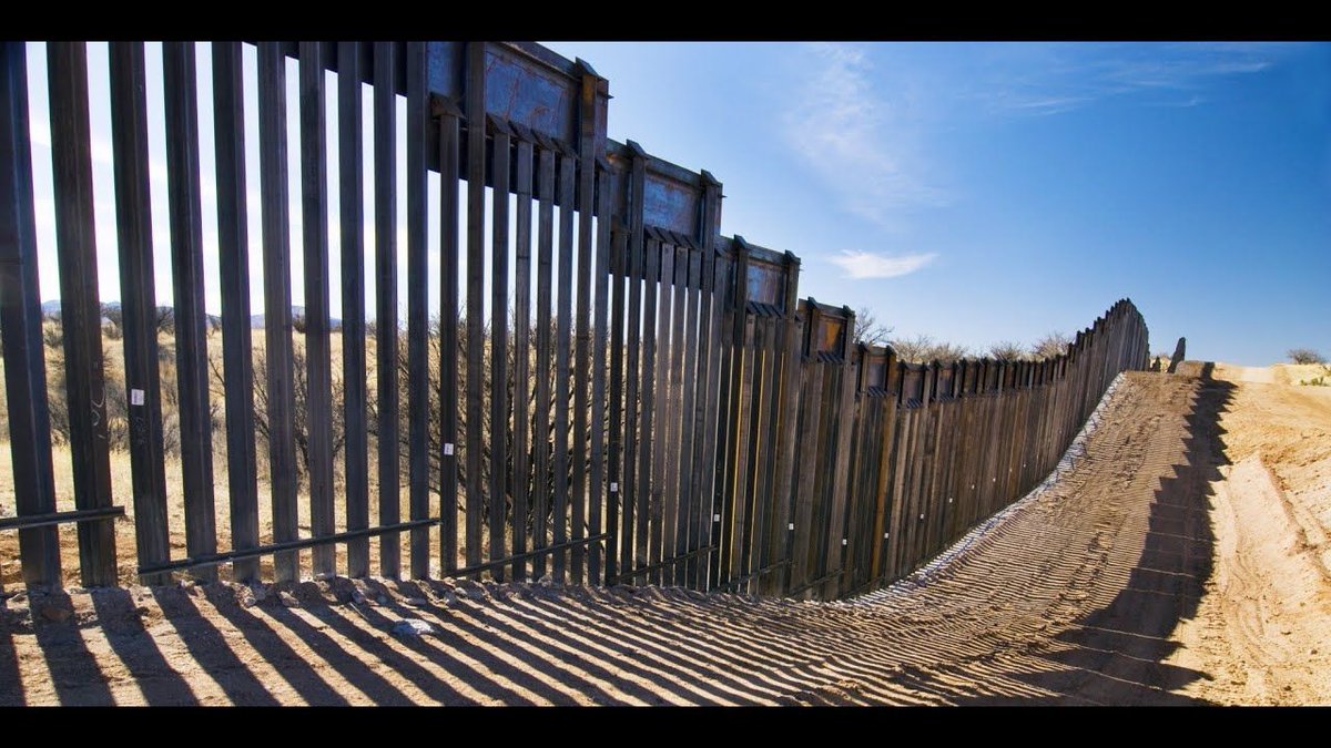 BeLessStupid2's tweet image. #donaldTrump is at the US Border today. He's an idiot! Walls DO NOT WORK! WATCH NOW! Here's 10 reasons why!
buff.ly/2YVZnLN
#trumpborder #mexico #immigration