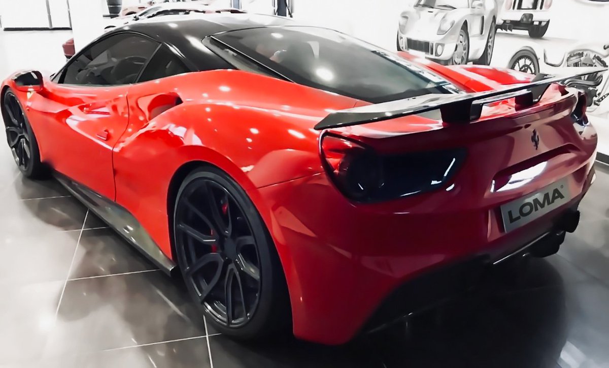 loma_wheels's tweet photo. Time flies when you are having fun. With LOMA SP1 Superlight Wheels you have exactly that, every single time. https://t.co/sGtmrBYY60 
#lomawheels #ferrari488gtb #ferrarituning #forgedwheels #performancewheels #luxurywheels #schmiedefelgen #performancefelgen #luxusfelgen #carage https://t.co/OtY8LrNsQz