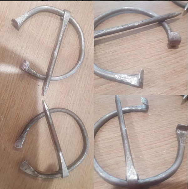 Splicer02's tweet photo. Some #cloak pins I made by hand to test some #metalwork techniques. Hoping to start #larping so I have an excuse to make #costumes involving these :P https://t.co/5BQm5A89LE