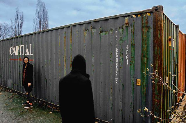 The enemy arrives
Escape into the night
∆
∆
#container #sadboii #blackandwhite #canon #snow #allblackeverthing #allblackeveryday #torontoart #blogto #thecity #explore #duality #faceyourself bit.ly/2CW5lmn