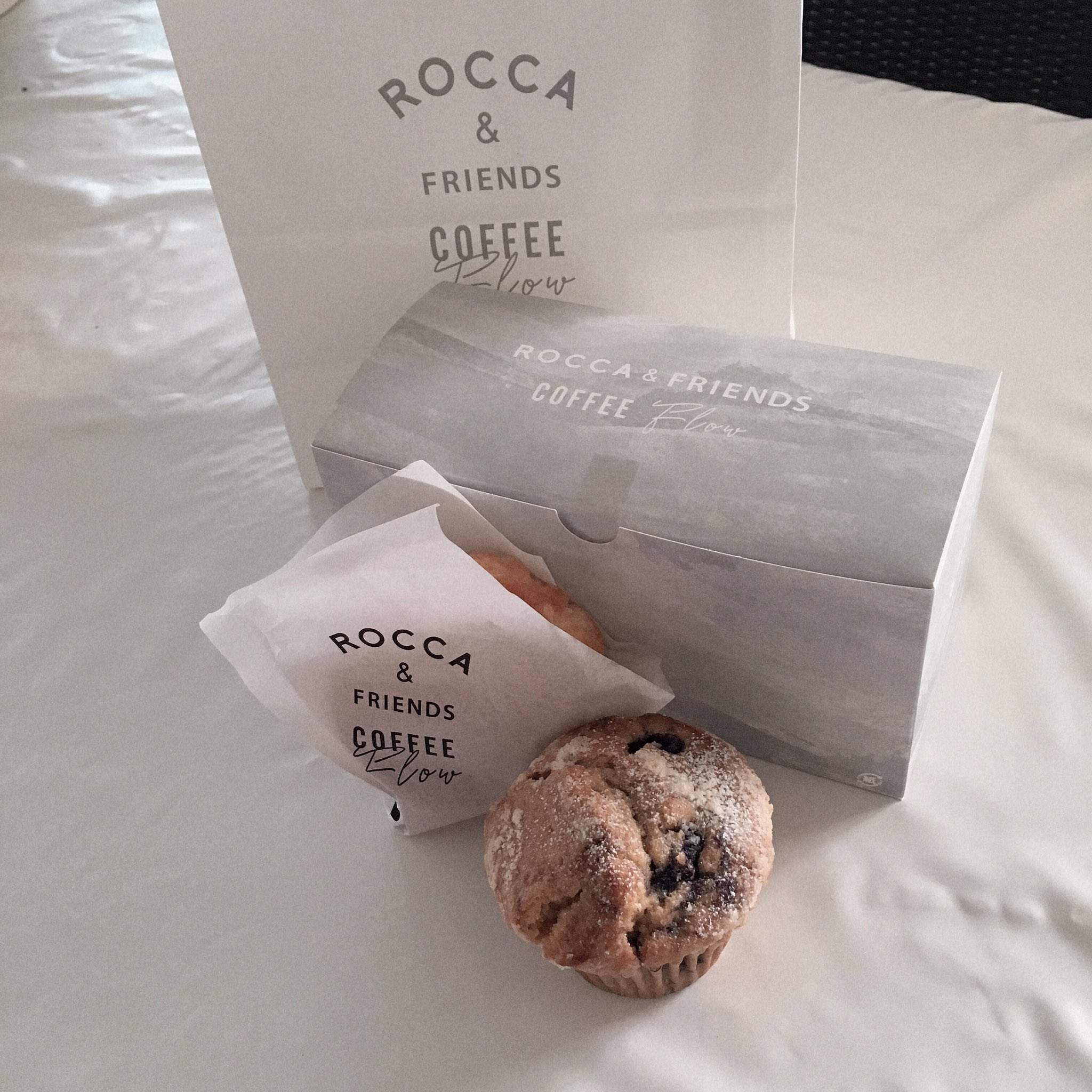 阪急沿線情報紙tokk 公式 Twitterissa 大阪 ショップ情報 高槻を席巻しているrocca Friendsが梅田にオープン ルクア大阪地下一階にできた コーヒー フロー は 米粉100 のグルテンフリーワッフルが看板メニュー 外はカリッと中はモチモチで食べ心地も軽い