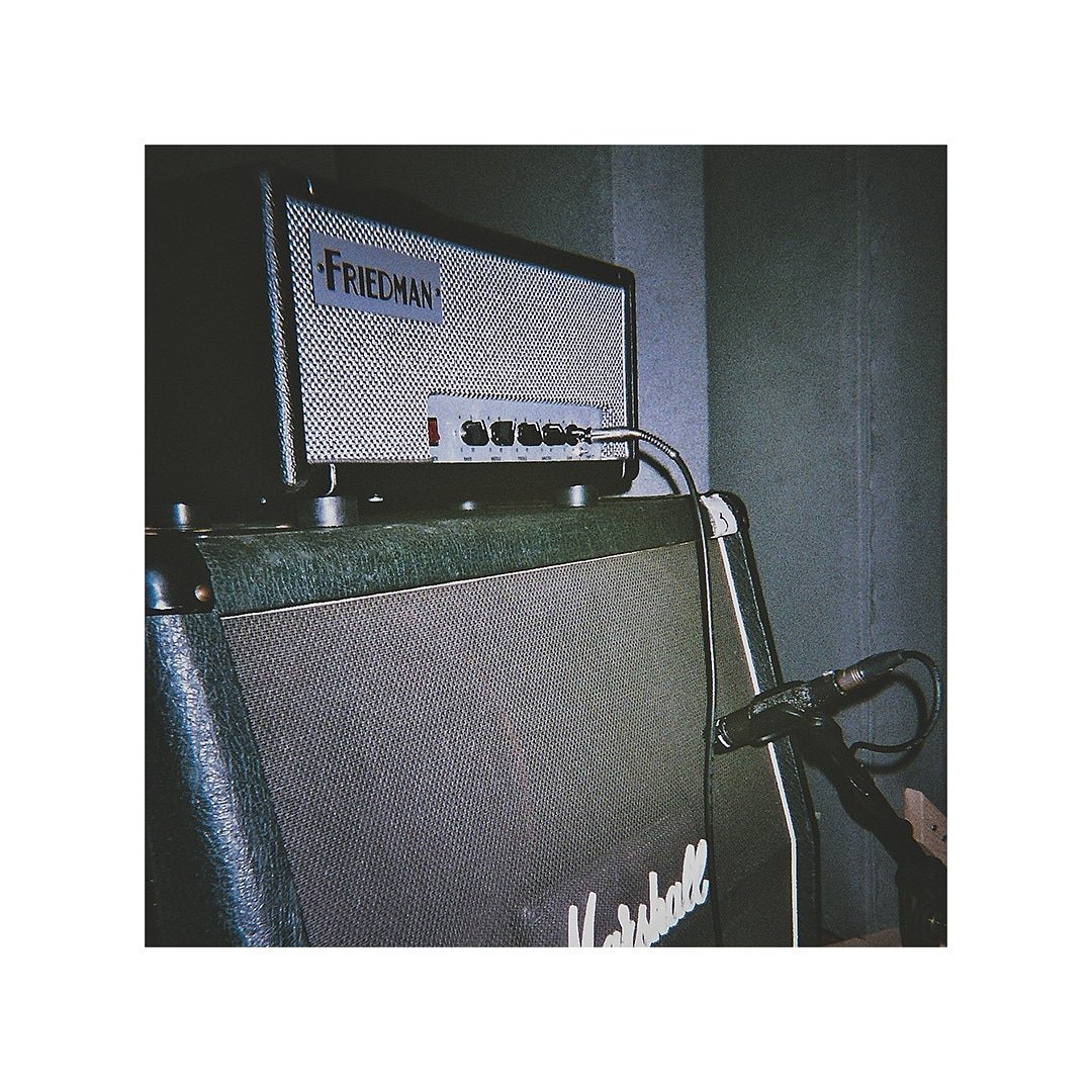 LENIO79896021's tweet photo. Moving air

#lenio #rehearsals #songwriting #amplifier #amp #rockband #rockmusic #progrock #progressiverock #alternativerock #somekindofrock #analogphoto #friedmanamps #marshallamps #shuremicrophones #guitarmusic https://t.co/yTwisd2AVv