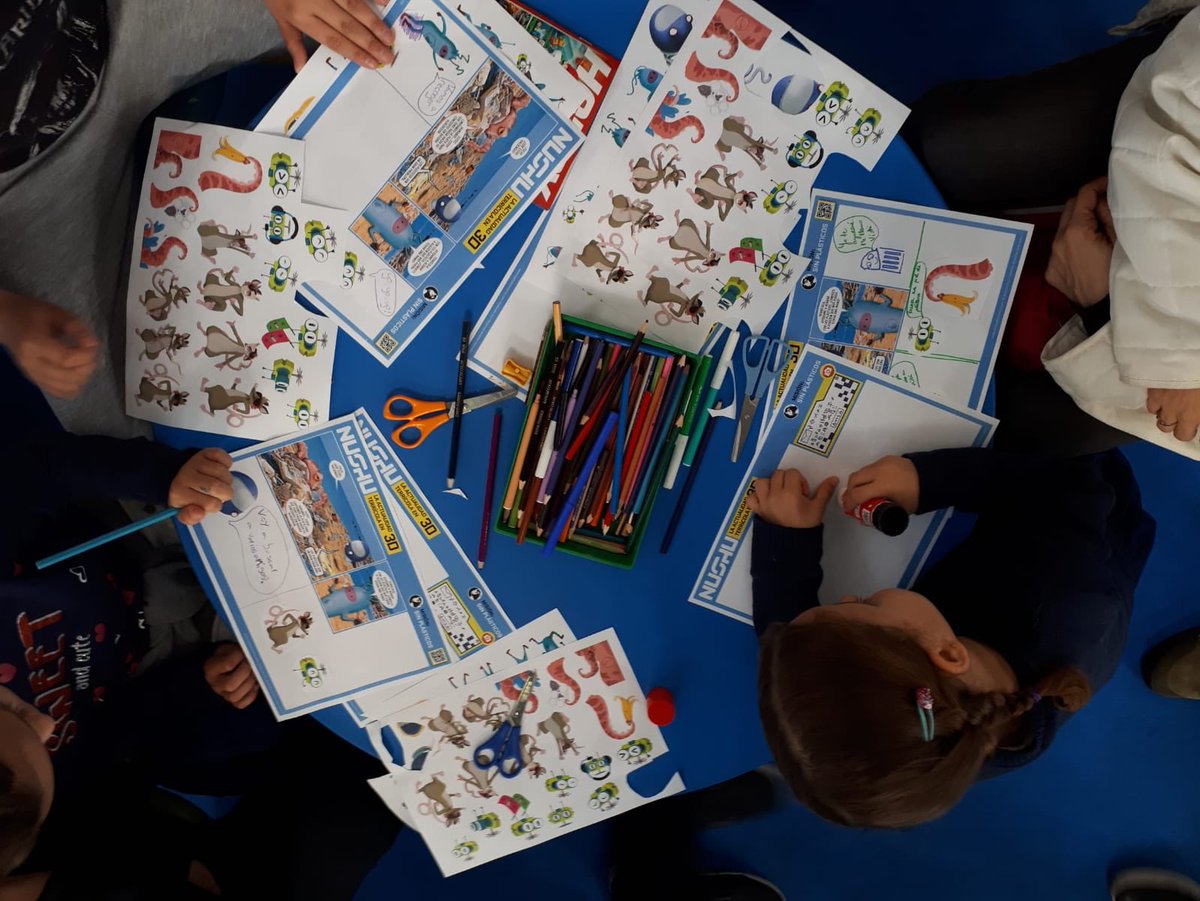 Un nuevo equipo de terrícolas ha ayudado a NUSHU esta mañana en #37ComicBcn <a href="/COMIC_bcn/">COMIC BARCELONA</a> en su importante misión de eliminar el plástico de las playas y mares.