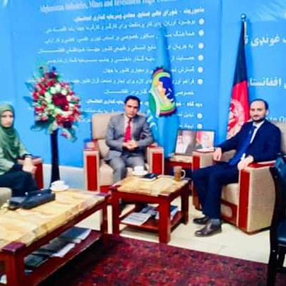 Mastermindsdig2's tweet photo. ديدار دیوان مغزهای ابداع گر و ستاره های در حال فروغ با محمد شبیر بشیری!

دیوان مغزهای ابداع گر و ستاره های در حال فروغ با محترم محمد شبیر بشیری #رئیس_شورای_صنایع، #معادن و #سرمایه_گذاری در افغانستان ملاقات کردند .
با حرمت مغز های ابداع گر MMDA https://t.co/PmjtRDOAsn
