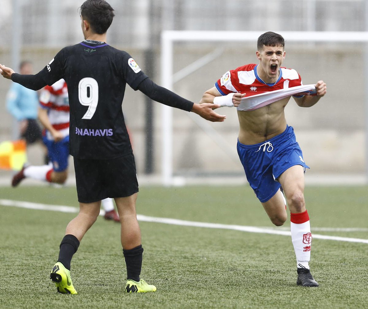 #DH4. El @GranadaCdeF logra el sueño de la Copa del Rey, tras ganar al <a href="/MalagaCF/">Málaga CF</a> jugará por primera vez en su historia la competición decana del <a href="/futboljuvenil_/">Fútbol Juvenil</a> 

futboljuvenil.es/el-granada-log… #CanteraNazari