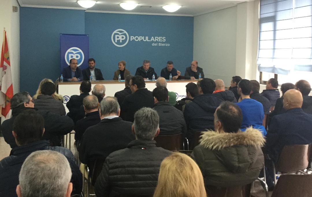 PPBierzo's tweet photo. El PP sale a ganar las elecciones en el #Bierzo presumiendo de un gran equipo #PPBierzo #ValorSeguro 
https://t.co/06GG1yR9xA https://t.co/vT78wTxVjR