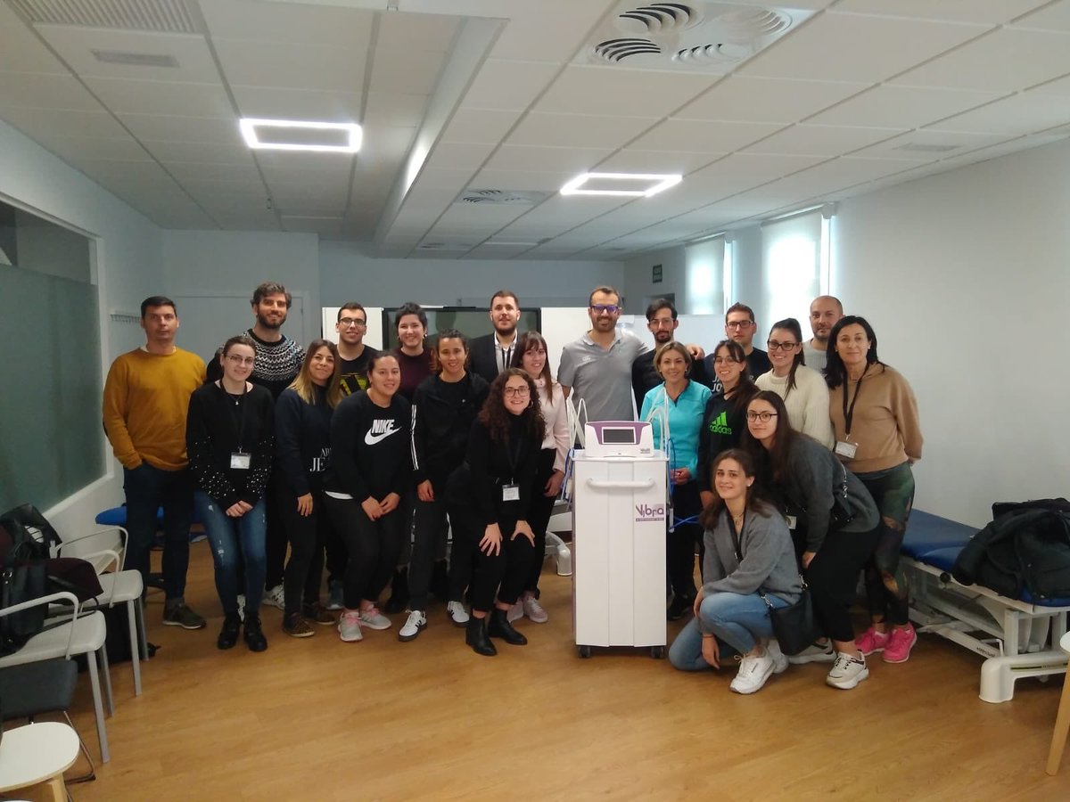 vcnef_2019's tweet photo. Ponemos fin al taller de @serortigueira  en @centrocefine !
Una vez más gracias por dejarnos realizar ahí los dos talleres 😊
#VCNEF2019 https://t.co/Zn4J9pidaE