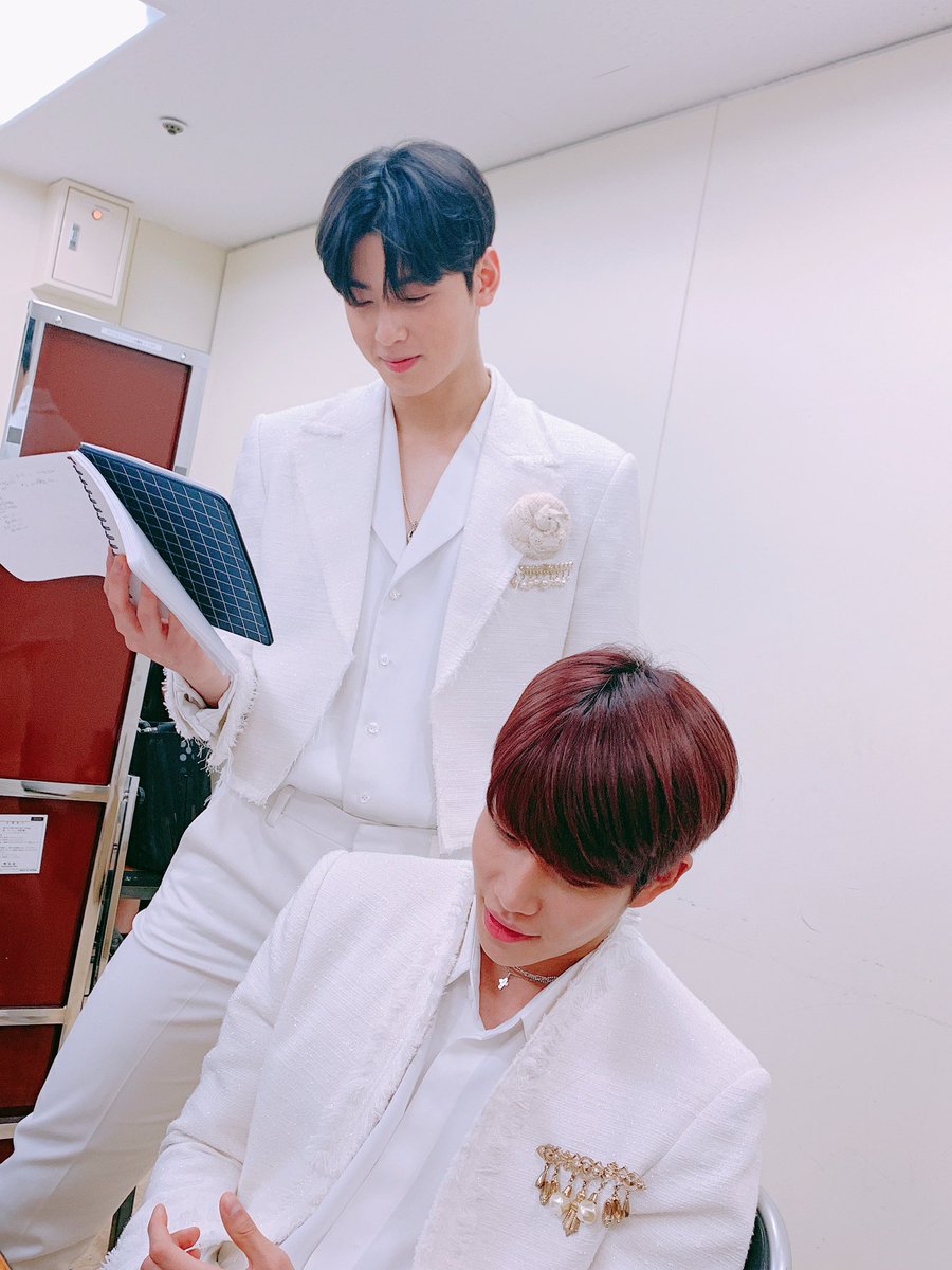 myungjunarchive's tweet photo. — 190407
   © astro japan twitter update

#엠제이 › #아스트로 › #Venus › #花咲ケミライ ˎˊ˗ https://t.co/Kzk4Da4VS2