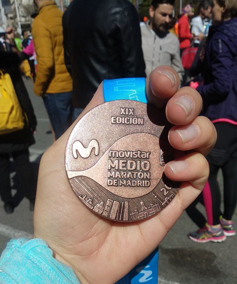 crisroba2's tweet photo. Sumo y sigo! Y ya van 4! ⭐⭐⭐⭐
#MovistarMedioMadrid19 #MedioMaratonMadrid #mediomaraton #madrid #objetivoroba2 #runner #running #runnergirl #runnerrabbit 🐇 #21kms #asicsfrontrunner #asicsfrontrunnerspain https://t.co/WJlKbVqNDW