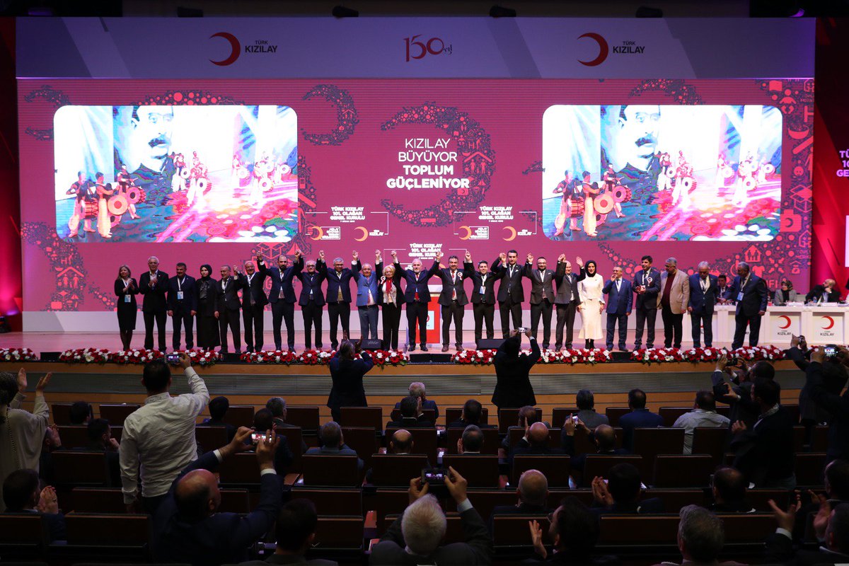 Kızılay Büyüyor, Toplum Güçleniyor sloganıyla 101. Genel Kurulunu gerçekleştiren Türkiye’nin en büyük sivil toplum kuruluşu Kızılay, yeniden Kerem Kınık dedi. Kınık, yaklaşık 700 delegenin tamamının oyunu aldı. #KızılayBüyüyorToplumGüçleniyor