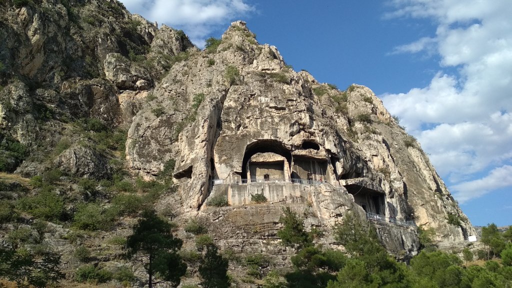 ruidamasio's tweet photo. Turquia: Amásia / Turkey: Amasya https://t.co/IQ6UK9aKPr https://t.co/kI6EKDFd82