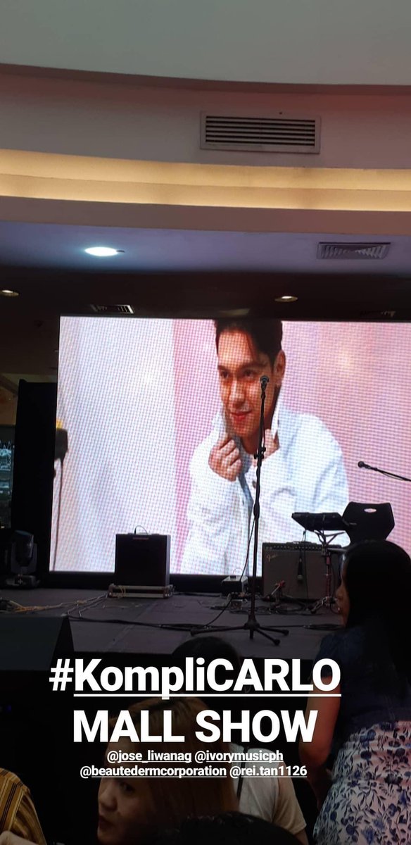 byxbuzz's tweet photo. NOW HAPPENING: #KompliCARLO ,- Carlo Aquino's single mall show https://t.co/ff60THSGRS