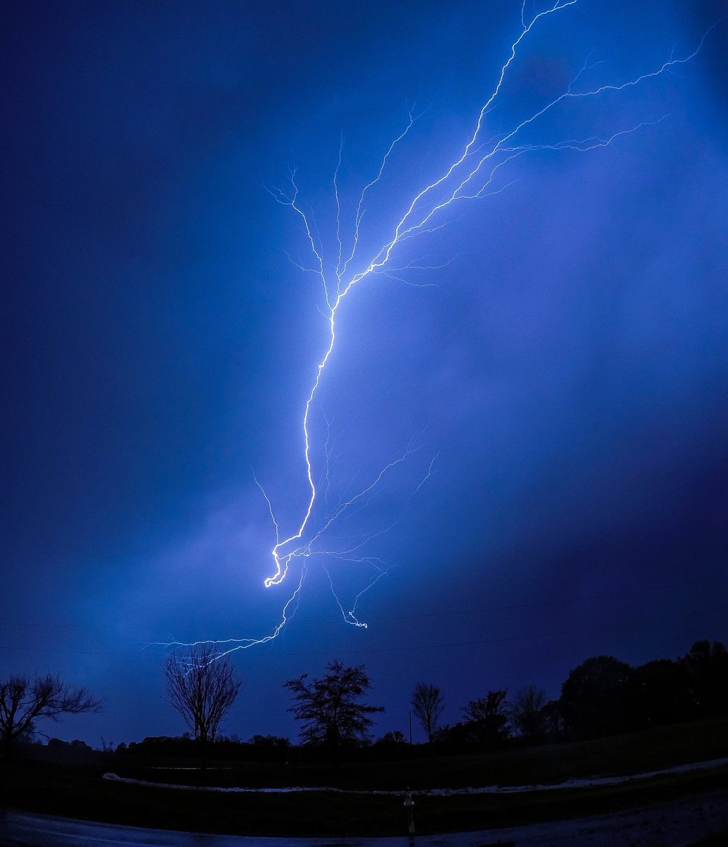 Incredible lightning over North Alabama last night!! @simpsonwhnt <a href="/spann/">James Spann</a> #alwx #valleywx