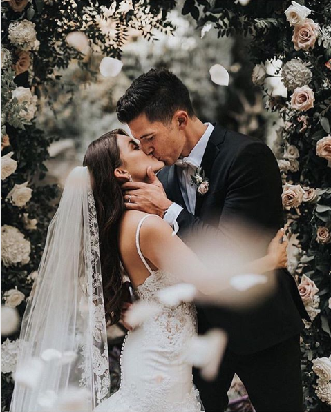 WDdresses's tweet photo. You may now kiss the bride ✨ https://t.co/VV4jqV0Bzw #WDOfficial #WeddingHour https://t.co/0CT5nHH4dm