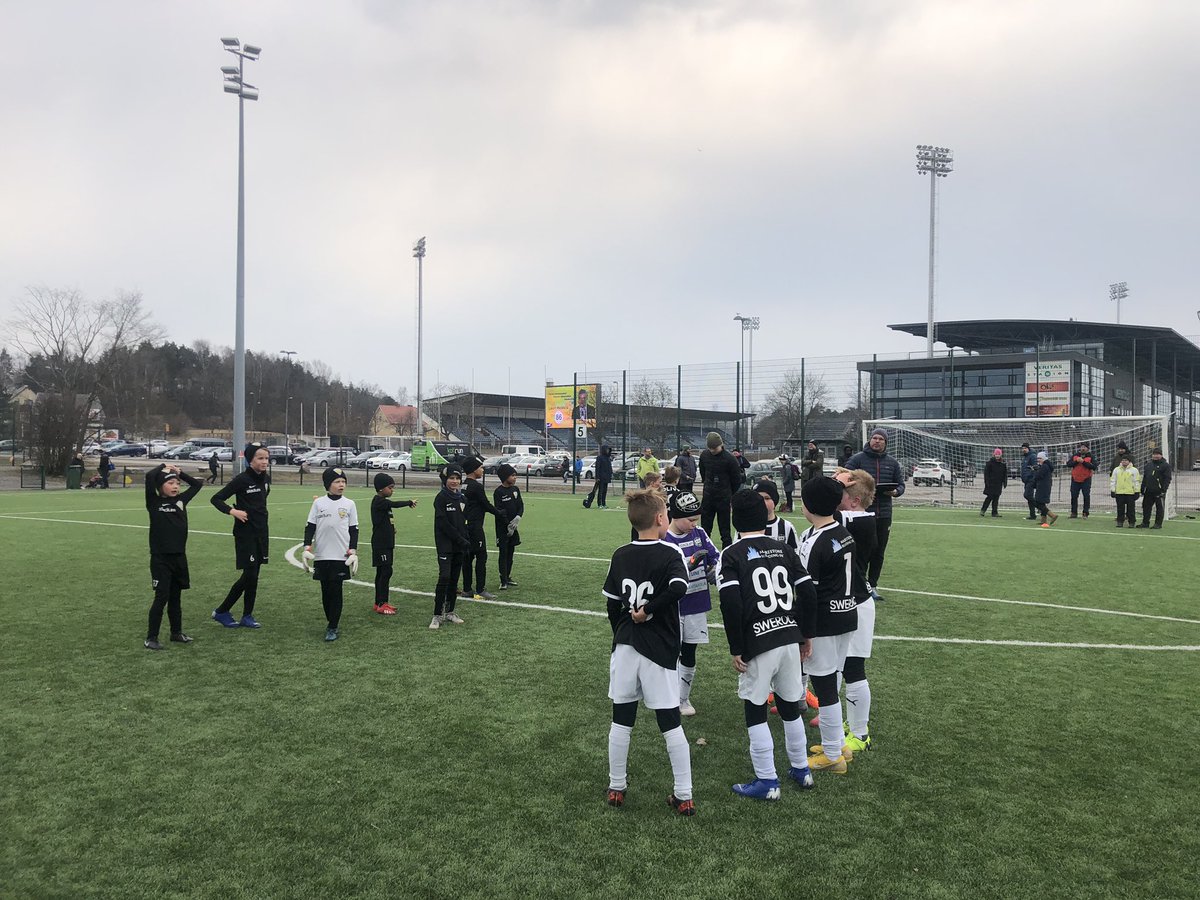 10unitedkapa's tweet photo. Turussa miniliigaa @TPS_Juniorijalk vieraana 🏴🏳️

Peleissä mukana myös Honka, Ilves ja Hjk.

#jalkapallo
#junnufutis
#miniliiga https://t.co/BrrIjc8t1K