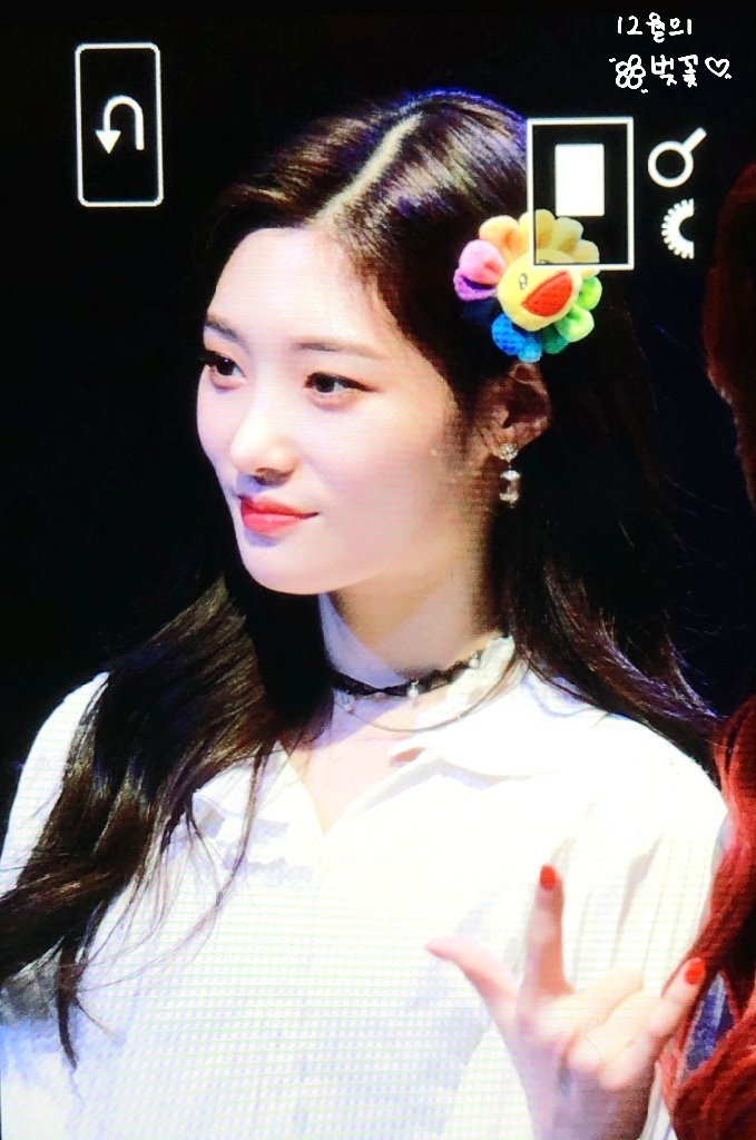19971201_JCY's tweet photo. 190407 성암아트홀 팬싸인회 프리뷰
#다이아 #정채연 #DIA #CHAEYEON
@dia_official https://t.co/ZIEpAUW2gM